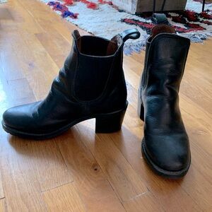 Frye Sabrina Chelsea Boot